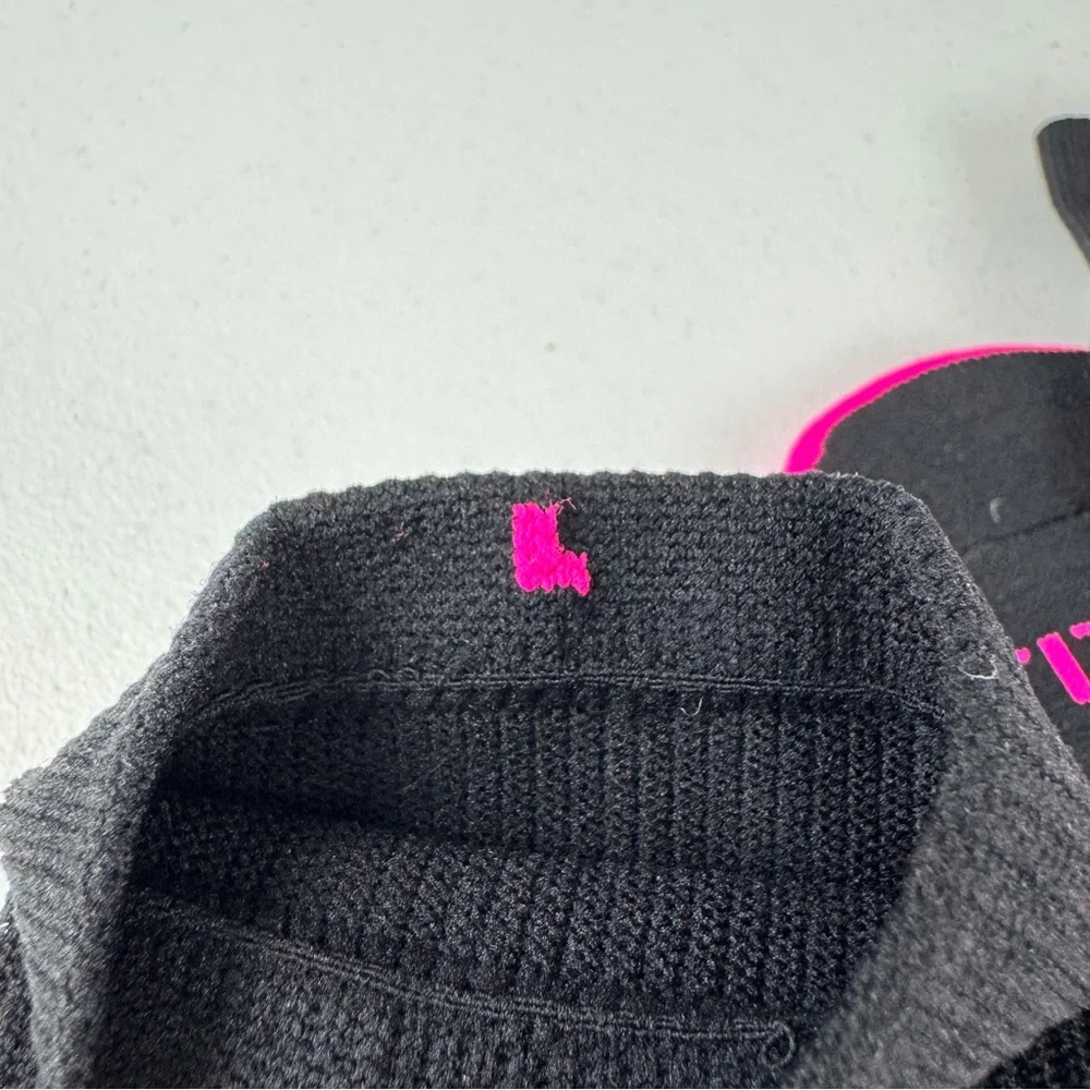 C.S.I. Breast Cancer Awareness Athletic Crew Socks Black Pink‎ Ribbon Womens L